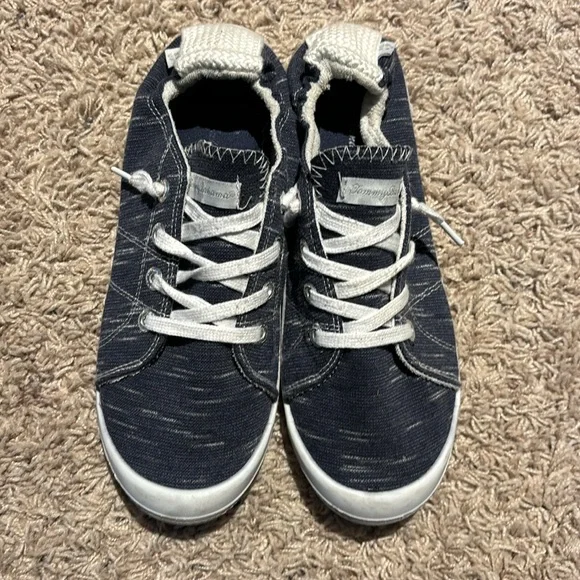 Tommy Bahama tennis shoes. - Picture 2 of 4